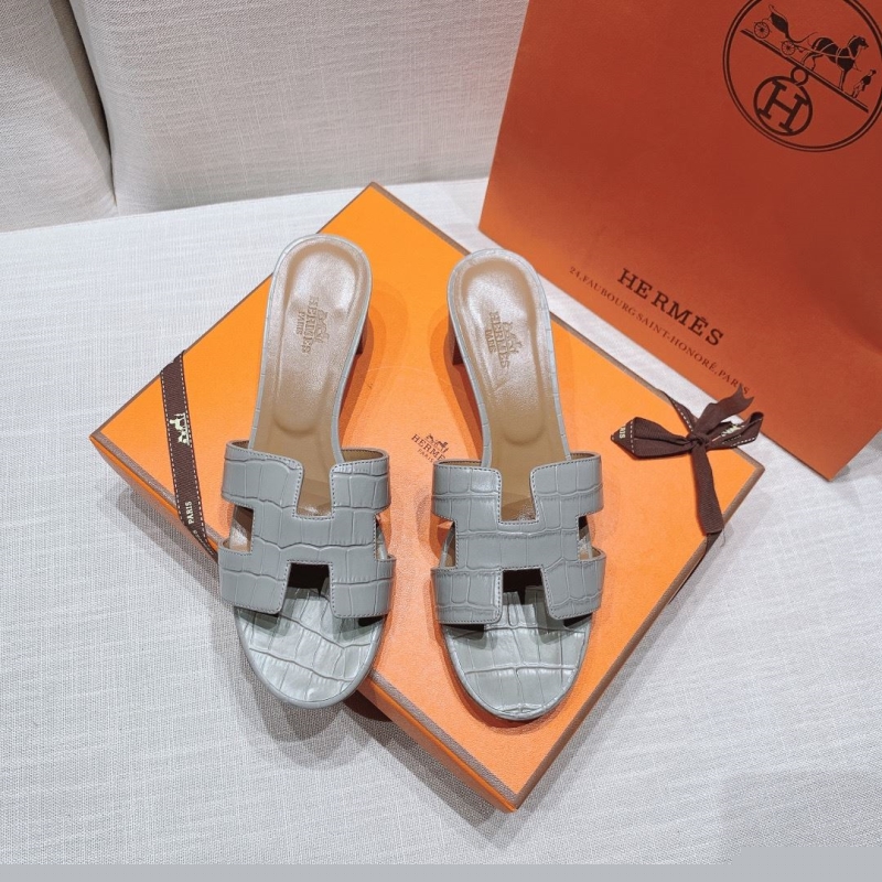 H**mes slippers